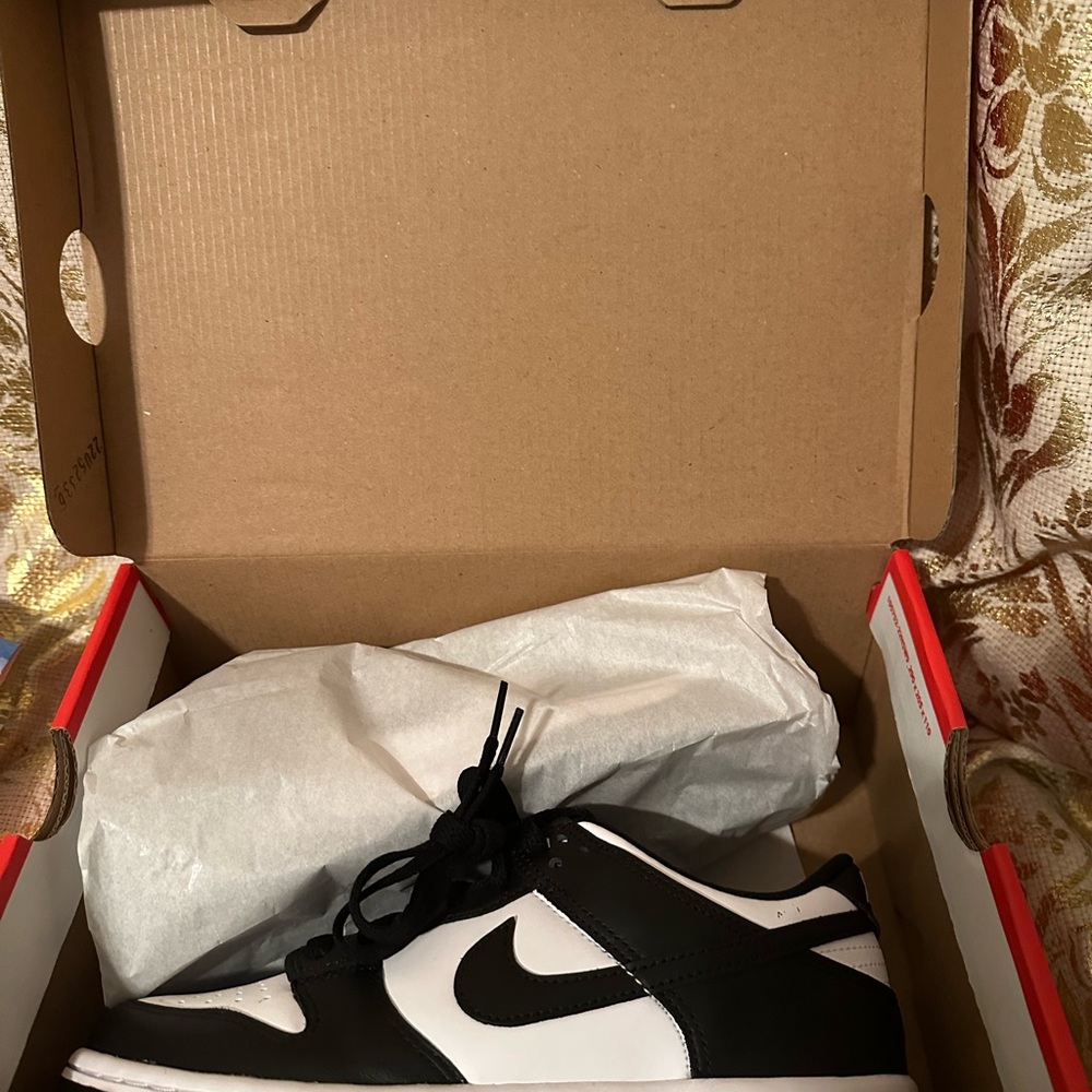 Brand new size 5 Nike dunk pandas